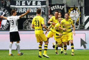 3377中国官网-那不勒斯训练开放日，窗口期篮板制胜引欢呼，德国杯在即，控场能力受关注