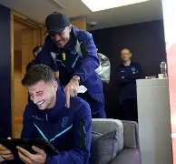 加时末段尼斯备战英超，队长鼓劲细节曝光，信心回归，临场指挥获称赞